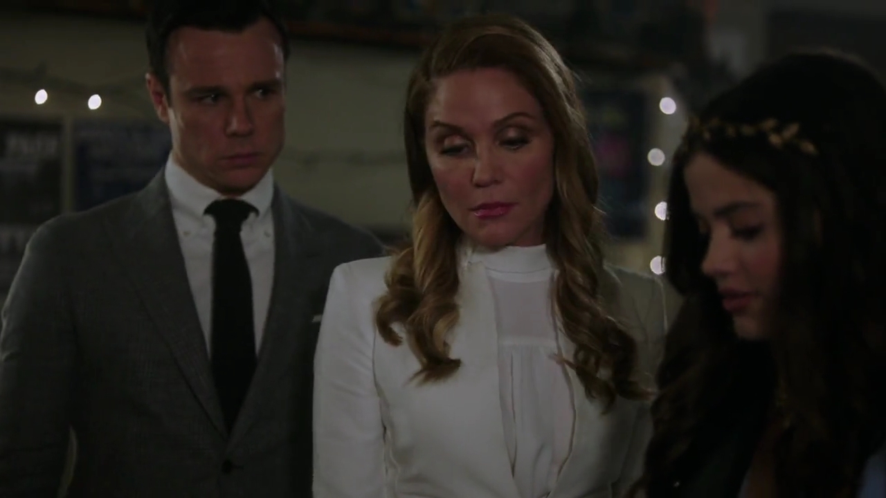 Charmed-Online-dot-nl_Charmed-1x15SwitchesAndStones01677.jpg