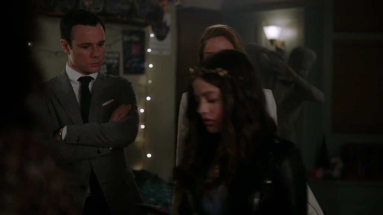 Charmed-Online-dot-nl_Charmed-1x15SwitchesAndStones01682.jpg