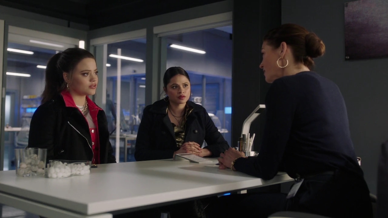 Charmed-Online-dot-nl_Charmed-1x16MementoMori01257.jpg