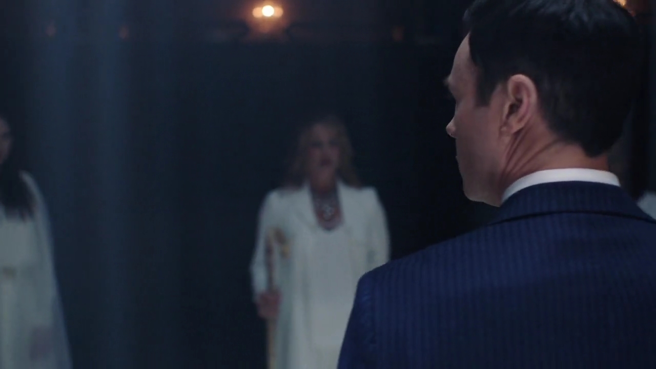 Charmed-Online-dot-nl_Charmed-1x17Surrender00101.jpg