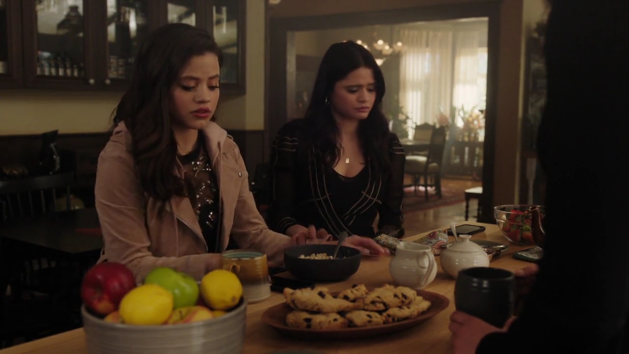 Charmed-Online-dot-nl_Charmed-1x17Surrender00226.jpg