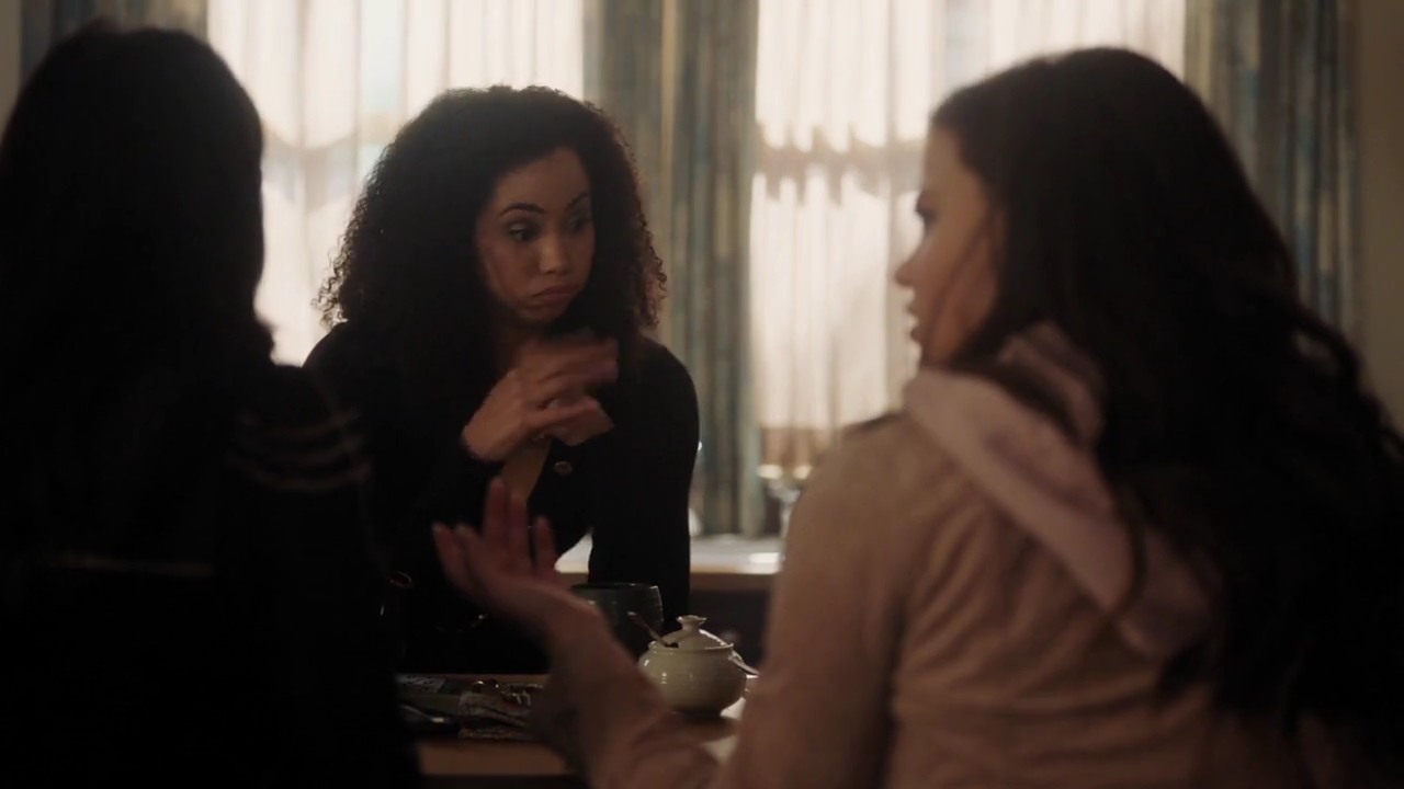 Charmed-Online-dot-nl_Charmed-1x17Surrender00238.jpg