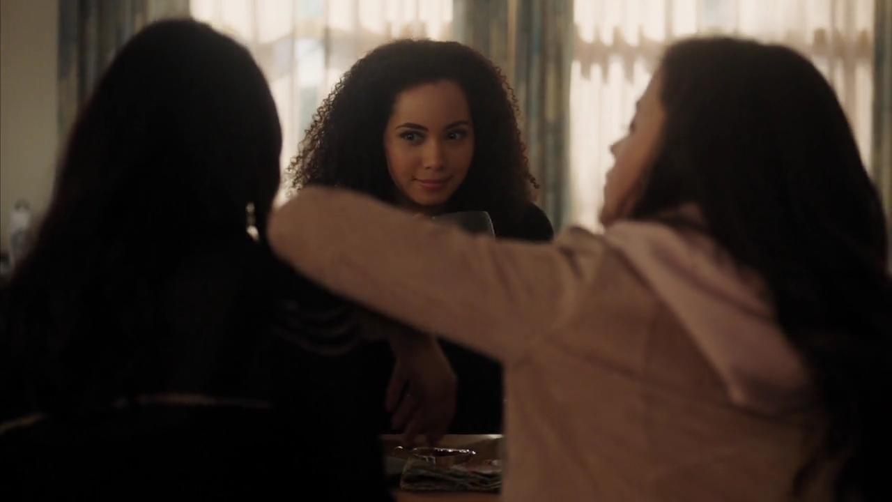 Charmed-Online-dot-nl_Charmed-1x17Surrender00247.jpg