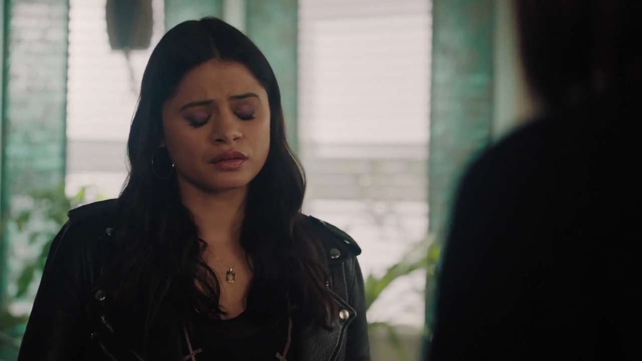 Charmed-Online-dot-nl_Charmed-1x17Surrender00380.jpg