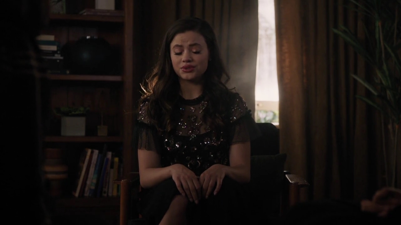 Charmed-Online-dot-nl_Charmed-1x17Surrender00735.jpg