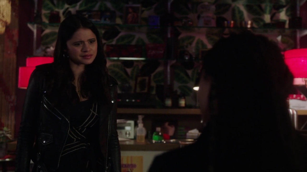 Charmed-Online-dot-nl_Charmed-1x17Surrender00801.jpg