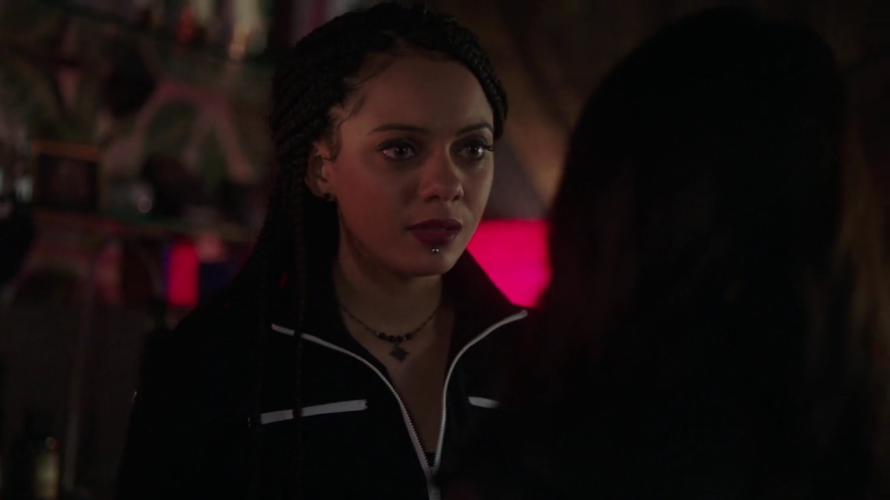 Charmed-Online-dot-nl_Charmed-1x17Surrender00855.jpg