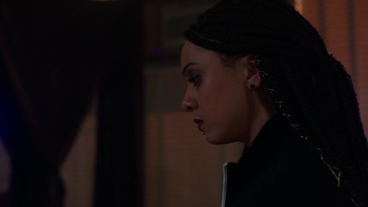 Charmed-Online-dot-nl_Charmed-1x17Surrender00903.jpg