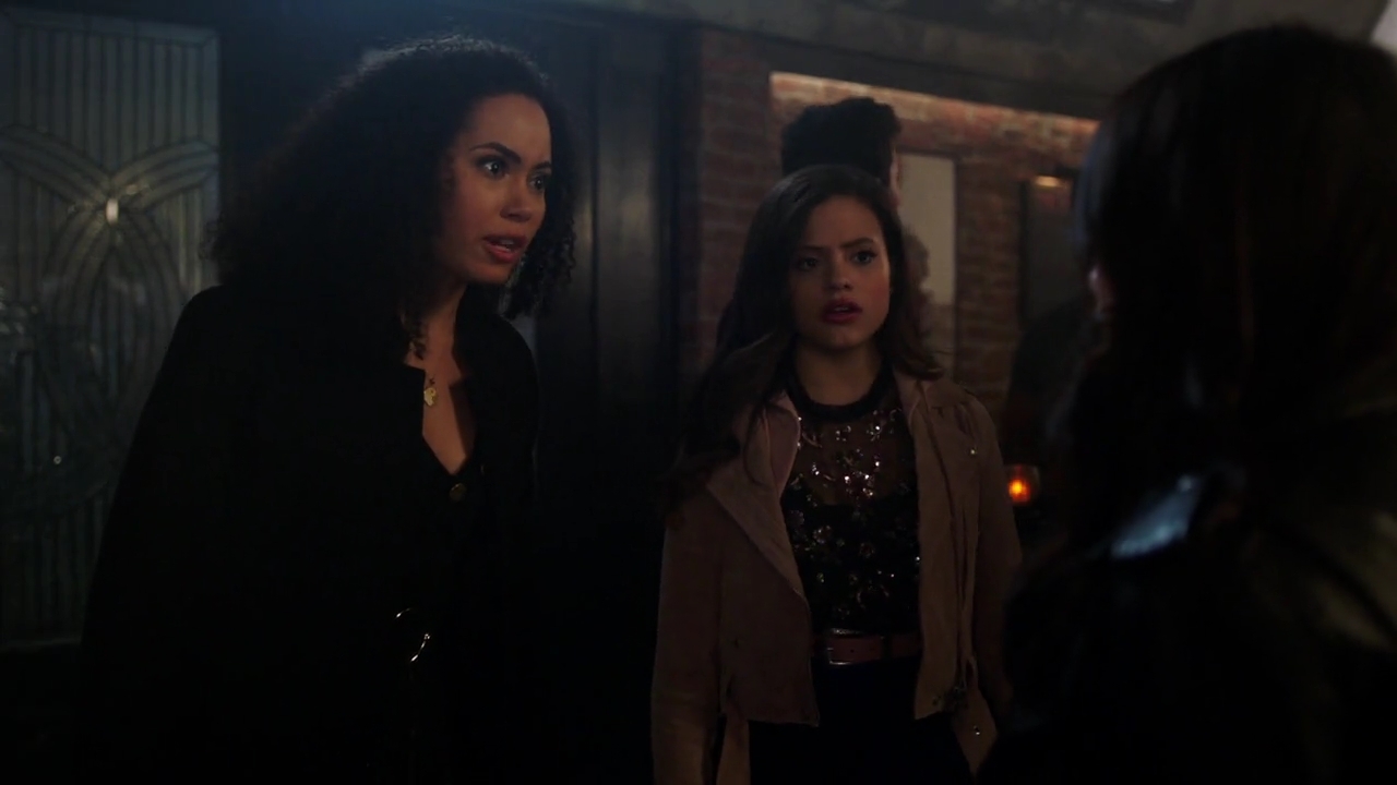 Charmed-Online-dot-nl_Charmed-1x17Surrender00926.jpg