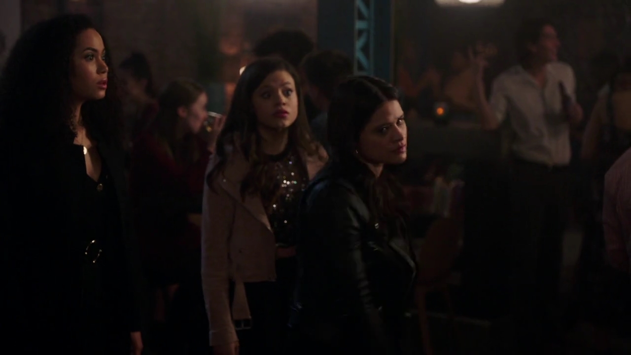 Charmed-Online-dot-nl_Charmed-1x17Surrender00948.jpg