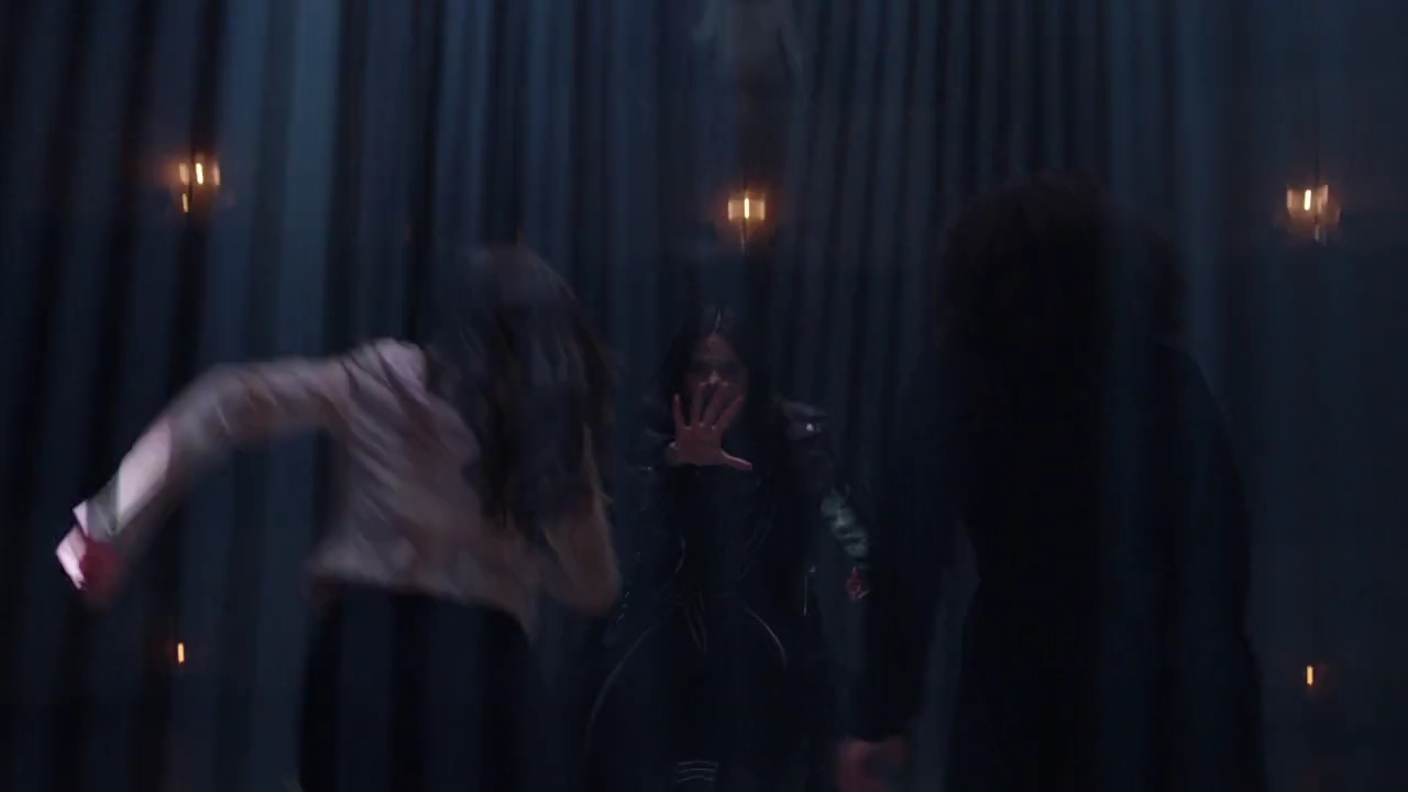 Charmed-Online-dot-nl_Charmed-1x17Surrender00959.jpg