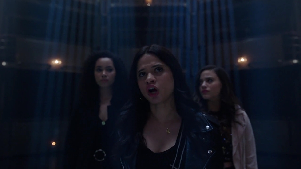 Charmed-Online-dot-nl_Charmed-1x17Surrender01009.jpg
