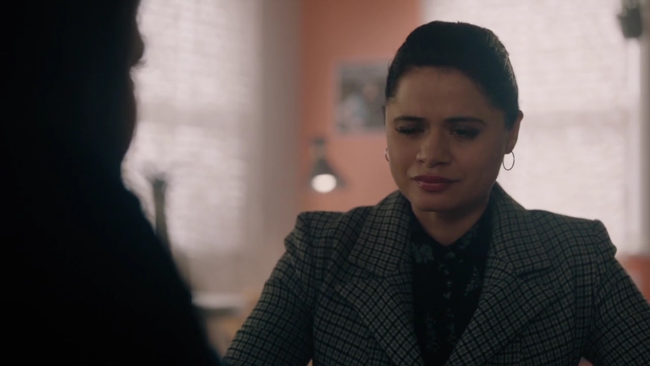 Charmed-Online-dot-nl_Charmed-1x17Surrender01065.jpg