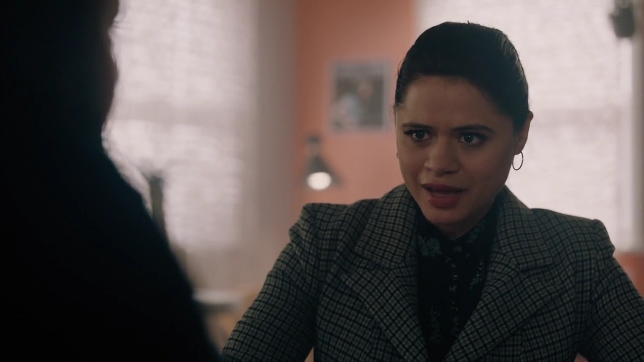 Charmed-Online-dot-nl_Charmed-1x17Surrender01068.jpg