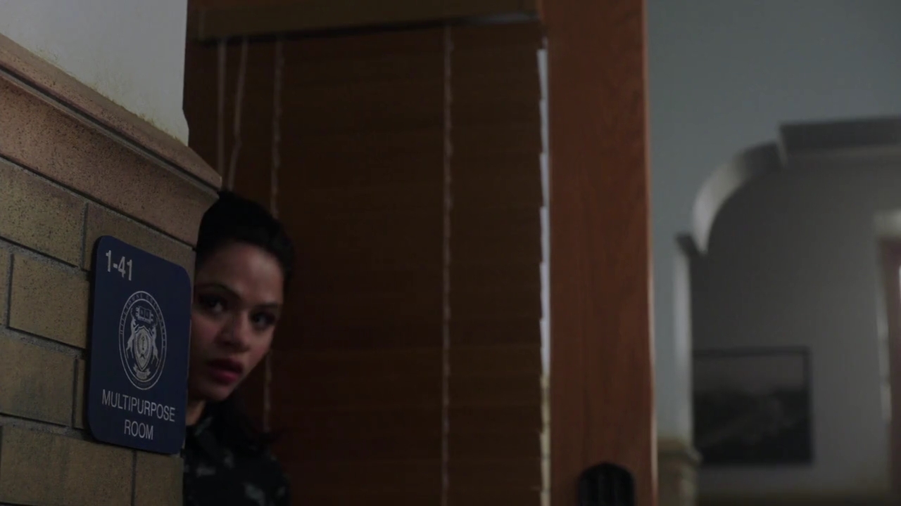 Charmed-Online-dot-nl_Charmed-1x17Surrender01318.jpg