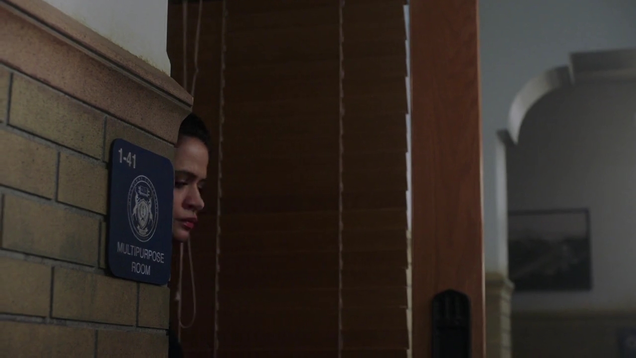 Charmed-Online-dot-nl_Charmed-1x17Surrender01365.jpg