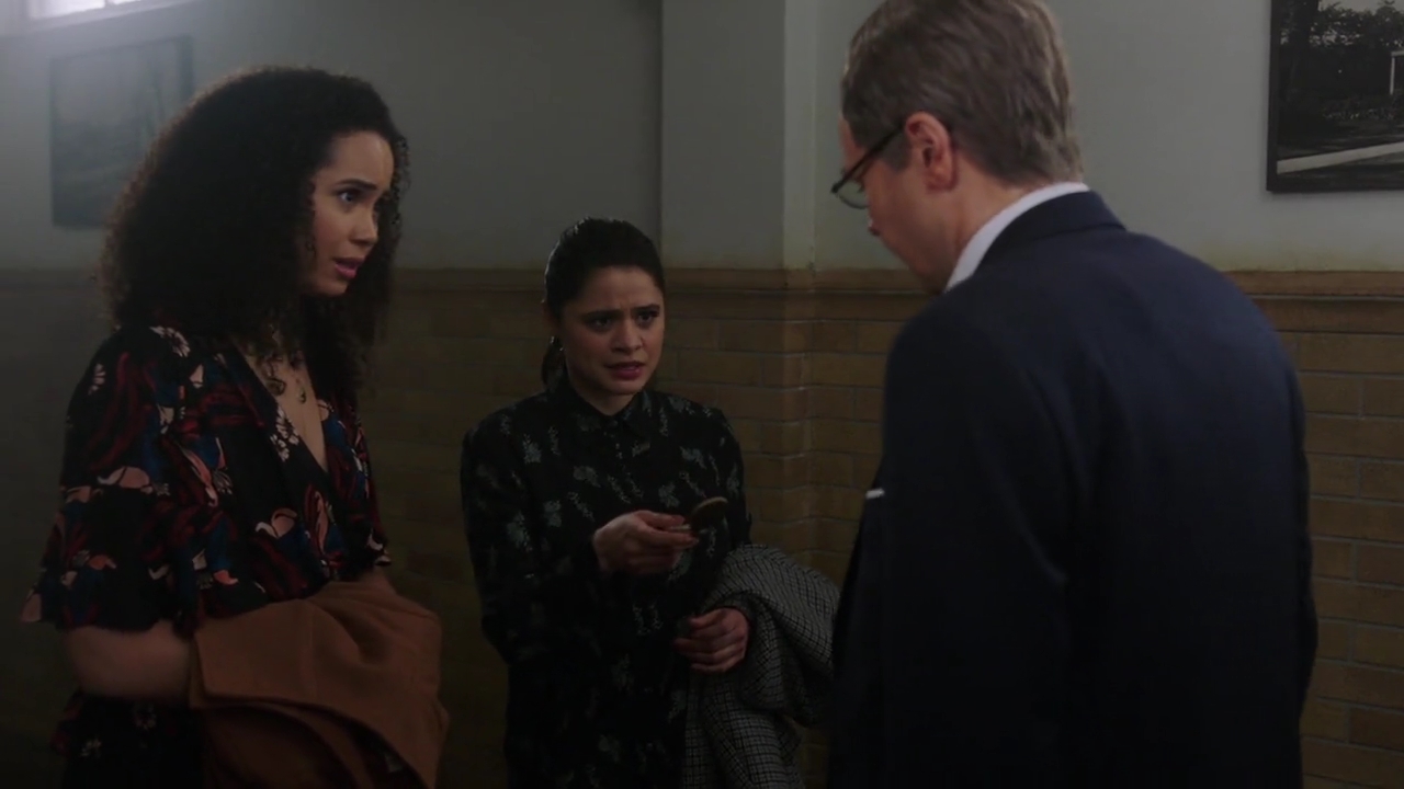 Charmed-Online-dot-nl_Charmed-1x17Surrender01443.jpg