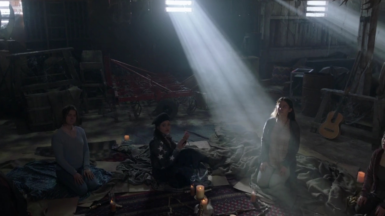 Charmed-Online-dot-nl_Charmed-1x17Surrender01507.jpg