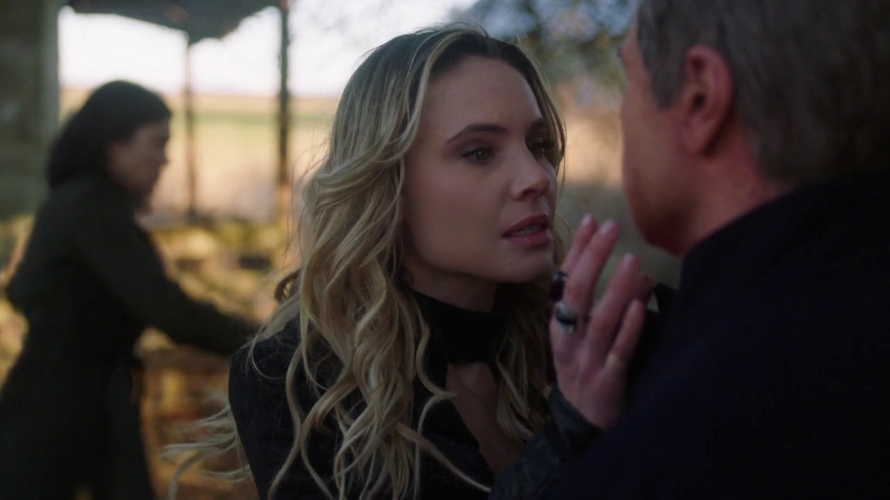 Charmed-Online-dot-nl_Charmed-1x17Surrender01821.jpg Charmed-Online-dot-nl_Charmed-1x17Surrender01821.jpg