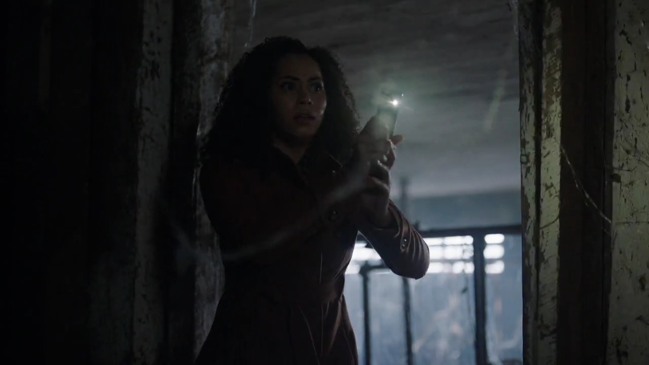 Charmed-Online-dot-nl_Charmed-1x17Surrender01856.jpg