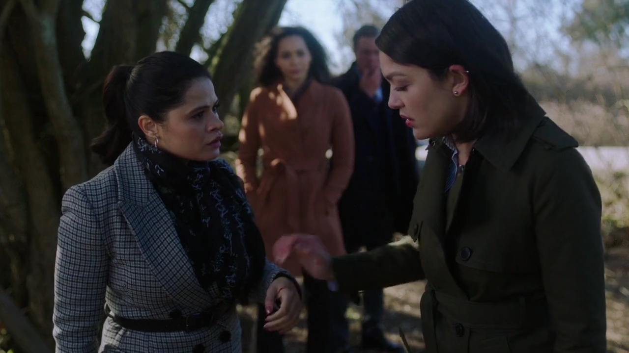 Charmed-Online-dot-nl_Charmed-1x17Surrender02018.jpg