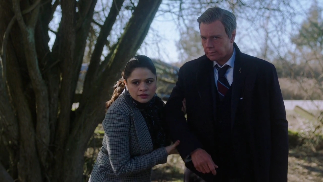 Charmed-Online-dot-nl_Charmed-1x17Surrender02034.jpg