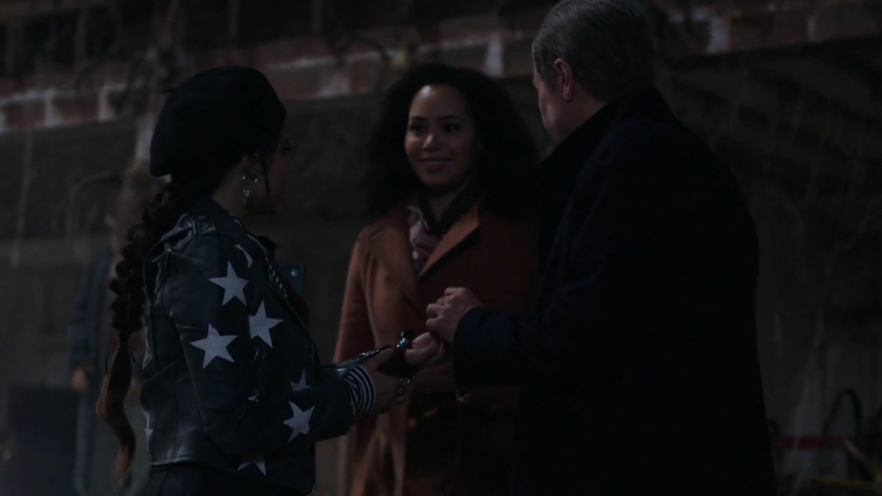 Charmed-Online-dot-nl_Charmed-1x17Surrender02054.jpg