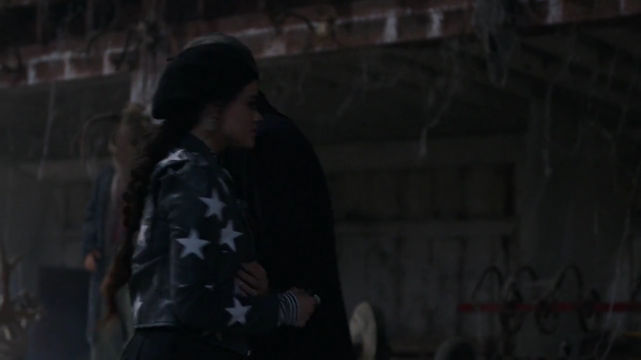 Charmed-Online-dot-nl_Charmed-1x17Surrender02062.jpg