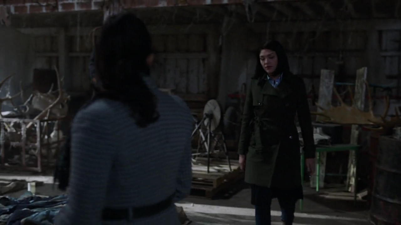 Charmed-Online-dot-nl_Charmed-1x17Surrender02066.jpg