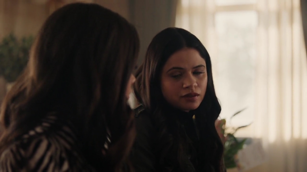 Charmed-Online-dot-nl_Charmed-1x17Surrender02200.jpg