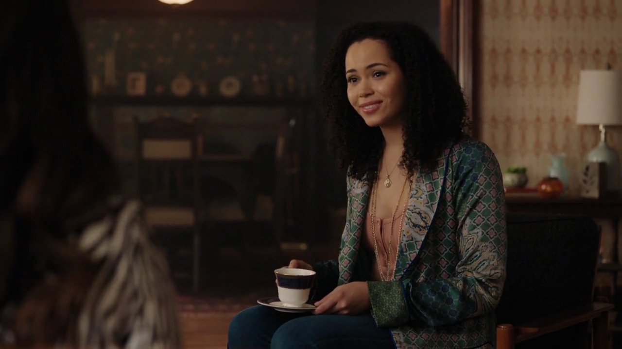 Charmed-Online-dot-nl_Charmed-1x17Surrender02205.jpg