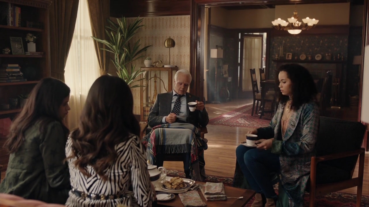 Charmed-Online-dot-nl_Charmed-1x17Surrender02209.jpg