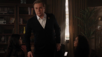 Charmed-Online-dot-nl_Charmed-1x17Surrender00721.jpg