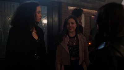 Charmed-Online-dot-nl_Charmed-1x17Surrender00922.jpg