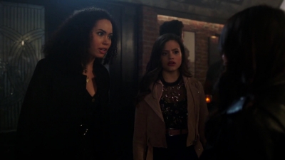 Charmed-Online-dot-nl_Charmed-1x17Surrender00926.jpg