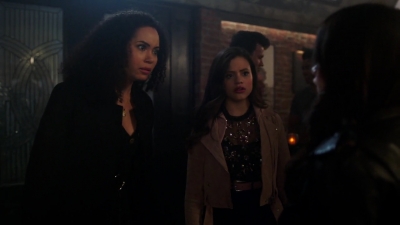 Charmed-Online-dot-nl_Charmed-1x17Surrender00927.jpg