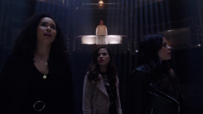 Charmed-Online-dot-nl_Charmed-1x17Surrender00981.jpg