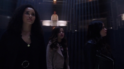 Charmed-Online-dot-nl_Charmed-1x17Surrender00982.jpg