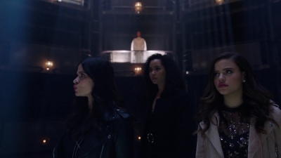 Charmed-Online-dot-nl_Charmed-1x17Surrender00991.jpg