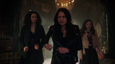 Charmed-Online-dot-nl_Charmed-1x17Surrender01032.jpg