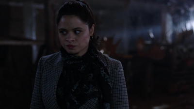 Charmed-Online-dot-nl_Charmed-1x17Surrender02087.jpg