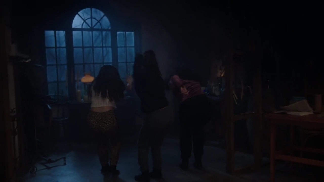 Charmed-Online-dot-nl_Charmed-1x18TheReplacement00124.jpg