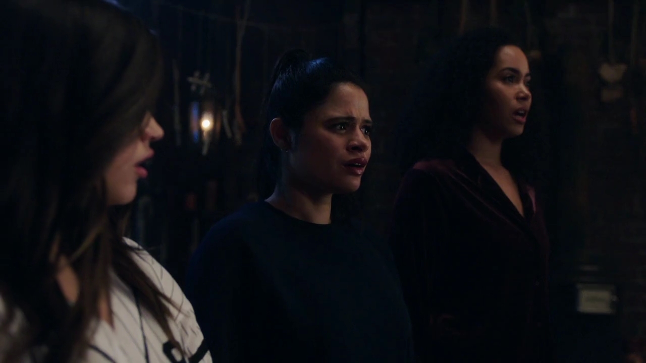 Charmed-Online-dot-nl_Charmed-1x18TheReplacement00264.jpg