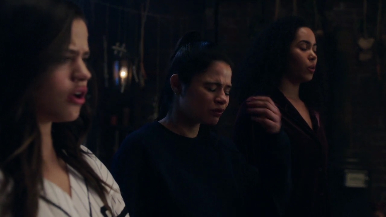 Charmed-Online-dot-nl_Charmed-1x18TheReplacement00265.jpg