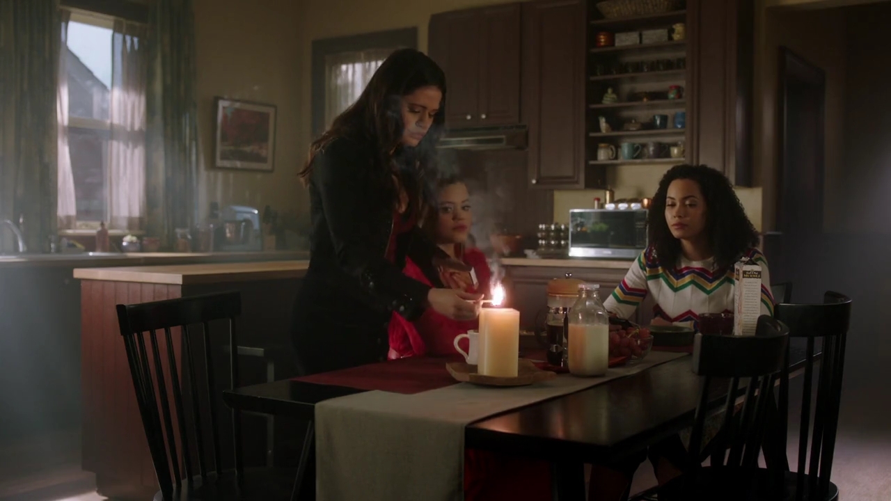 Charmed-Online-dot-nl_Charmed-1x18TheReplacement00282.jpg