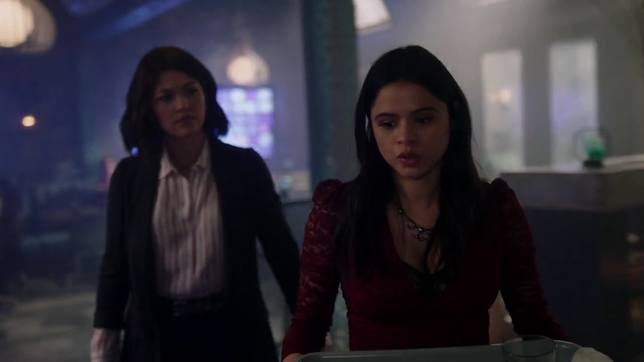 Charmed-Online-dot-nl_Charmed-1x18TheReplacement00413.jpg