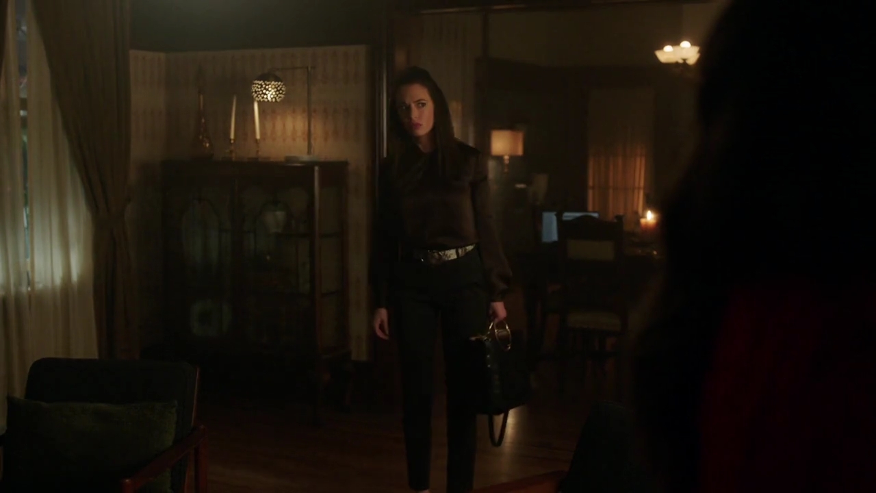 Charmed-Online-dot-nl_Charmed-1x18TheReplacement00539.jpg