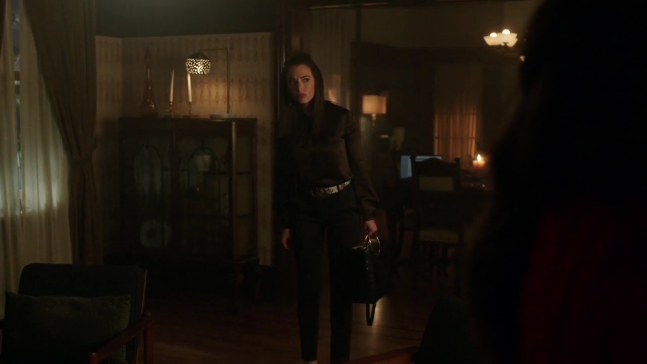 Charmed-Online-dot-nl_Charmed-1x18TheReplacement00540.jpg