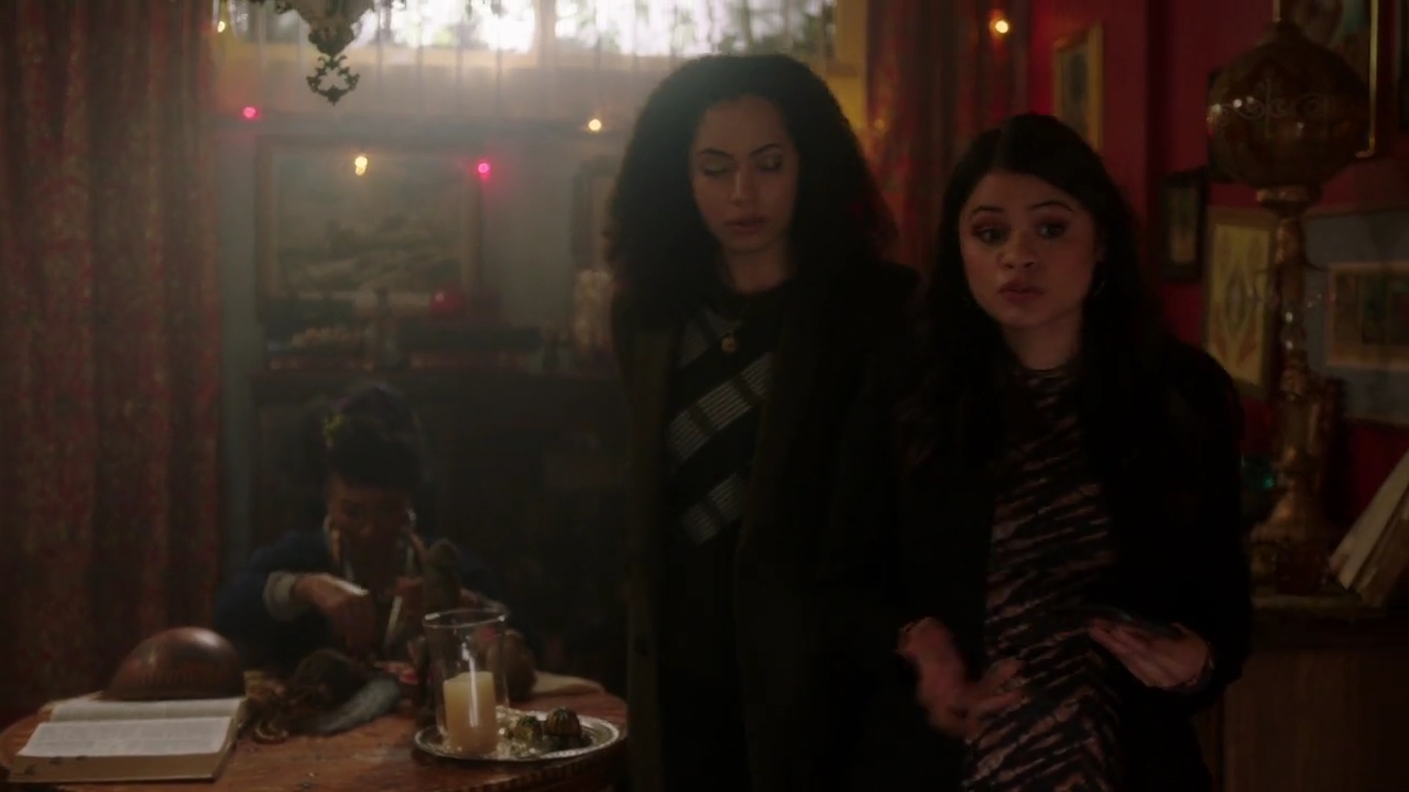 Charmed-Online-dot-nl_Charmed-1x18TheReplacement00674.jpg