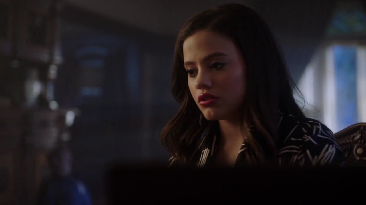 Charmed-Online-dot-nl_Charmed-1x18TheReplacement00701.jpg